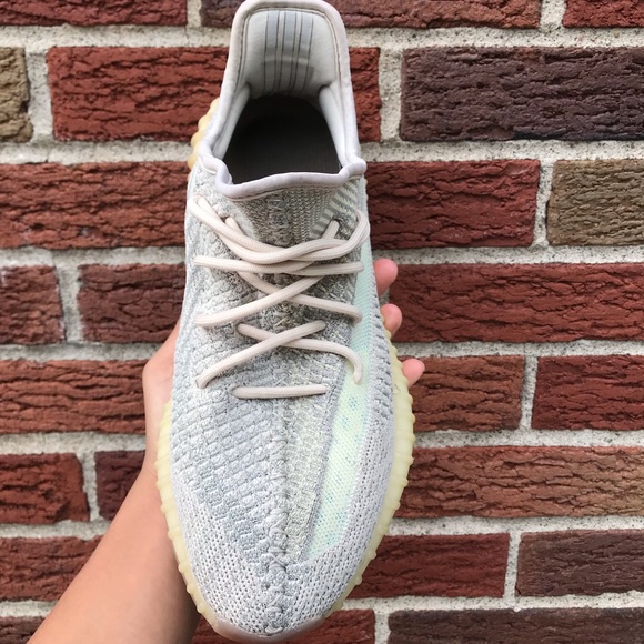 Yeezy 350 V2 “Lundmark” Size 9 main image 3